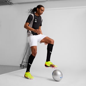 Chaussures de soccer à crampons pour terrain ferme FUTURE 8 ULTIMATE Homme, Yellow Alert-PUMA Black-Sun Struck, extralarge